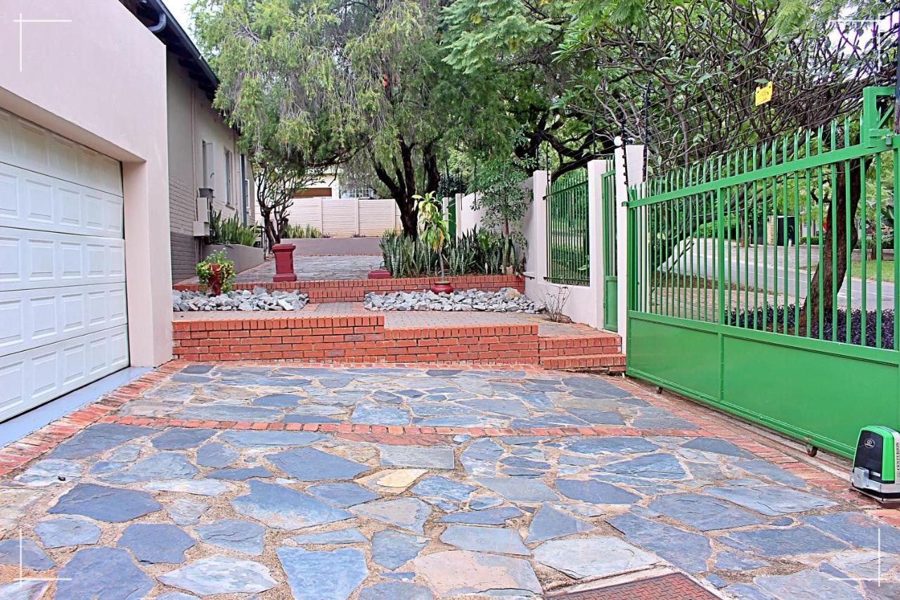 Hotel The Global Link Hub Pretoria-Noord Esterno foto